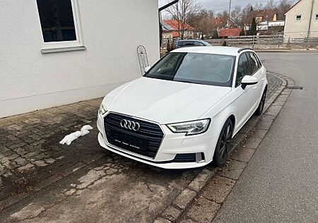 Audi A3 Sportback 30 TFSI sport NAVI SITZHEIZUNG