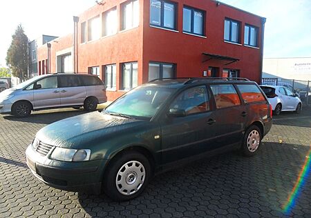 VW Passat Variant Volkswagen 1.6 Benziner*Klimaanlage*EF*ZV*