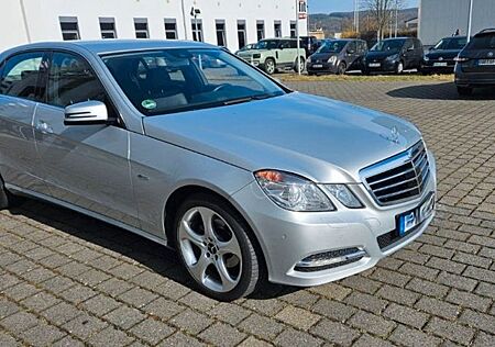 Mercedes-Benz E 200 CGI
