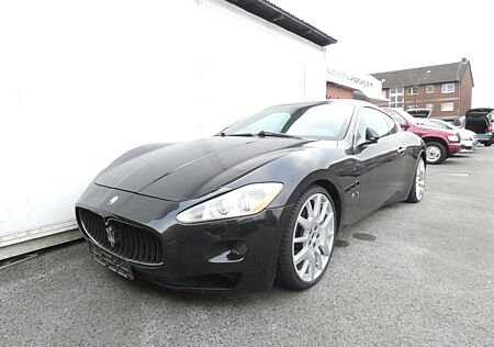 Maserati GranTurismo Coupe Französische Papiere