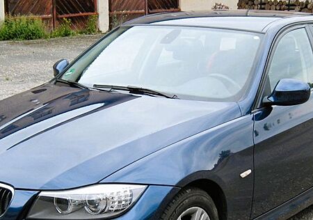 BMW 318i Touring -