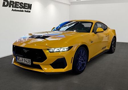 Ford Mustang Fastback GT Coupe+Verkehrszeichenerkennu