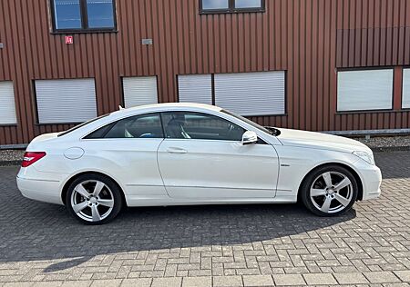 Mercedes-Benz E 250 Coupé CDI BlueEFFICIENCY Leder Klima
