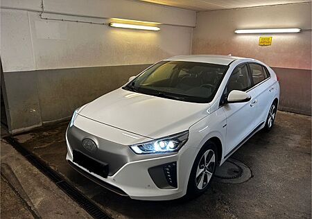 Hyundai Ioniq ELEKTRO Premium mit Wärmepumpe