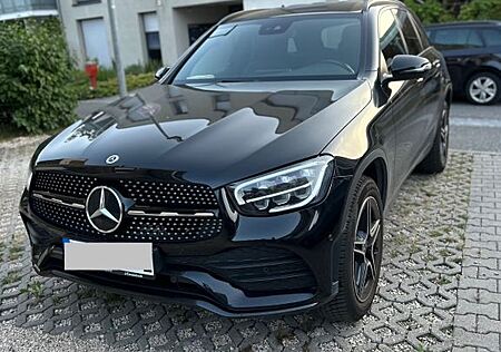Mercedes-Benz GLC 300 e 4MATIC AMG Line - Junge Stern