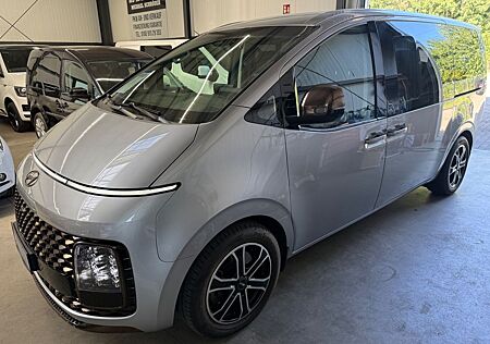 Hyundai Staria Signature 2WD Bose Leder Automatik