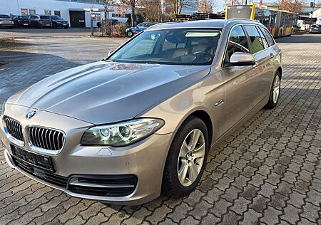 BMW 520d Leder Head-Up SHZ Pano Kamera PDC