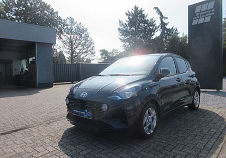 Hyundai i10 1.0 TREND+ NAVI RFK TEMP WINTERP. PDC 15"