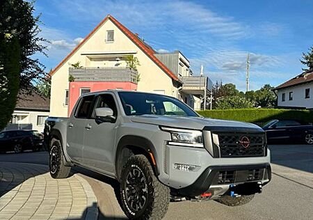 Nissan Frontier Crew Cab Pro4X AT