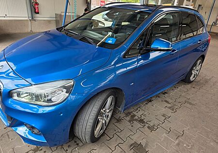 BMW 2er 220 Active Tourer M-Paket Panorama Navi AHK LED