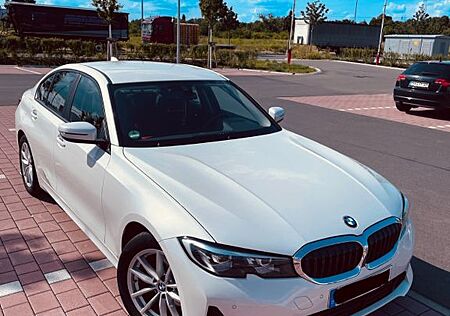 BMW 320d Automatik Scheckheft Unfallfrei 8xAlu