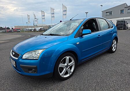 Ford Focus 1,6 in SEHR gutem Zustand