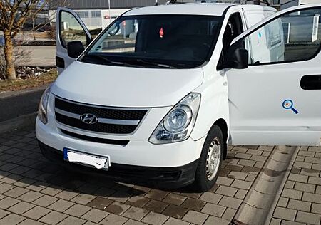 Hyundai H-1 mit Tüv bis 10.2026