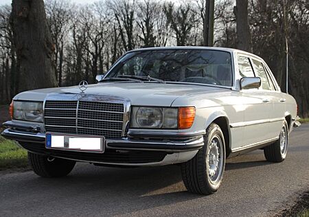 Mercedes-Benz 450 SE