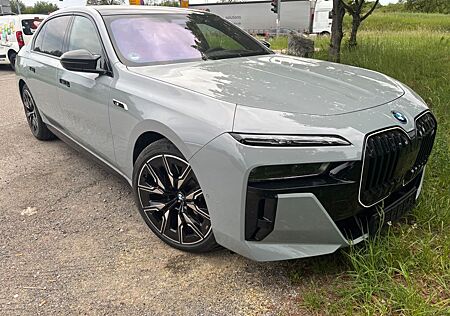 BMW i7 gebraucht kaufen BMW i7 xDrive M70 Cinema Loung B&W TOPLEASING