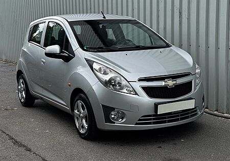 Chevrolet Spark LS 4-Türer 8xBereift Klima Tüv+Insp Neu