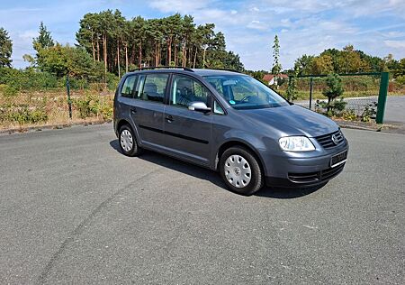 VW Touran Volkswagen 1.6 FSI Scheckheft gepflegt Tüv NEU !!