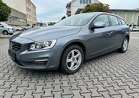 Volvo V60 D2 Automatik - KLIMAAUTOMATIK + ALU + AHK