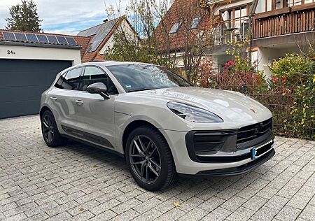 Porsche Macan T Pano AHK St. heiz. Luftfederung BOSE