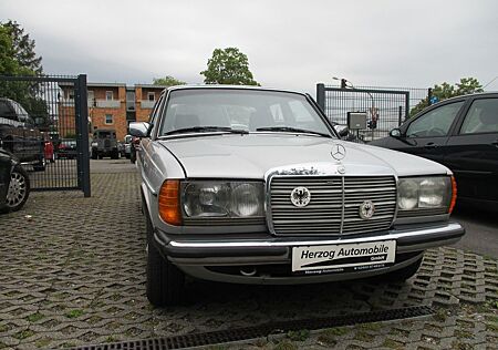 Mercedes-Benz 200 Beziner /123 Automatikgetriebe BJ: 1984