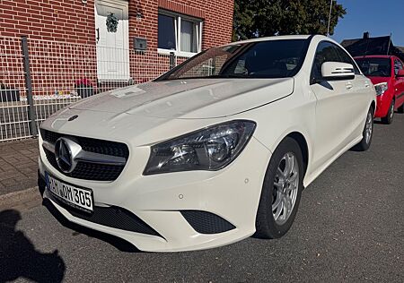 Mercedes-Benz CLA 220 CDI Limo Auto. Leder Navi TÜV