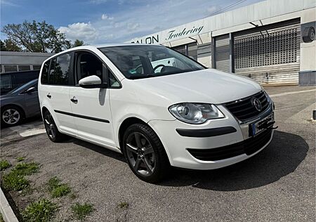 VW Touran Volkswagen Conceptline 1,6-Benziner 75kw/102ps