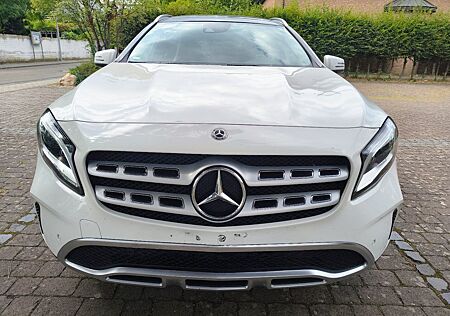 Mercedes-Benz GLA 180 -