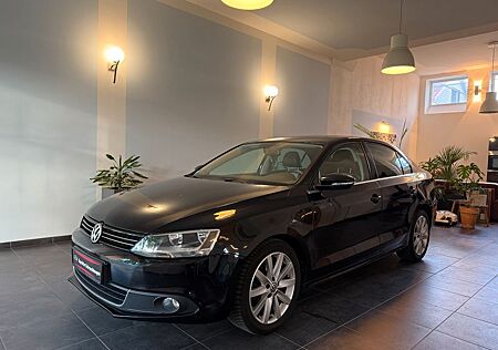 VW Jetta Volkswagen VI Highline 1,6 TDI DSG*Navi*Sportsitze*SH