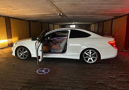 Mercedes-Benz C 250 Sport Coupé Autom. Sport