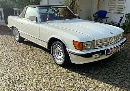 Mercedes-Benz 280 SL Cabrio W 107 mit Hardtop