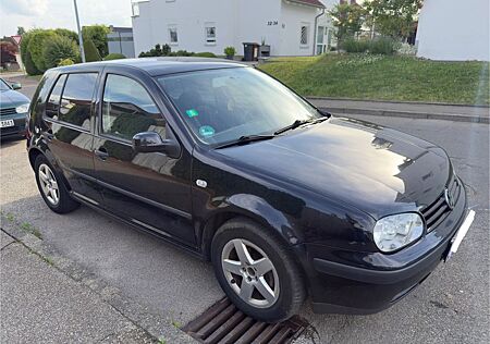 VW Golf Volkswagen 1.4 TÜV 05/2026 guter Zustand