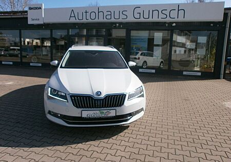 Skoda Superb Combi Style*WSS beheizt*Navi*Bi-Xenon*