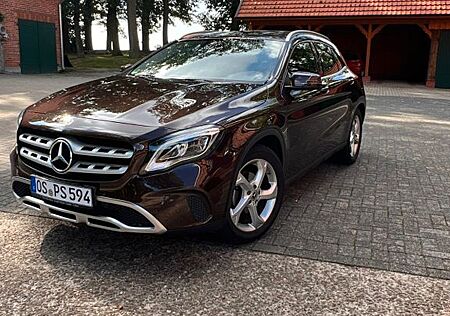 Mercedes-Benz GLA 180 Urban - Sehr gepflegt