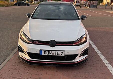 VW Golf Volkswagen 2.0 TSI DSG GTI Performance GTI Performance