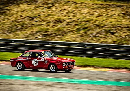 Alfa Romeo GT GTAm Adrenalin pur auf Straße & Rennstrecke