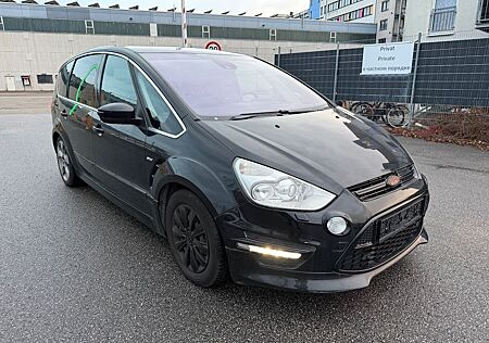 Ford S-Max Titanium S 7-Sitzer