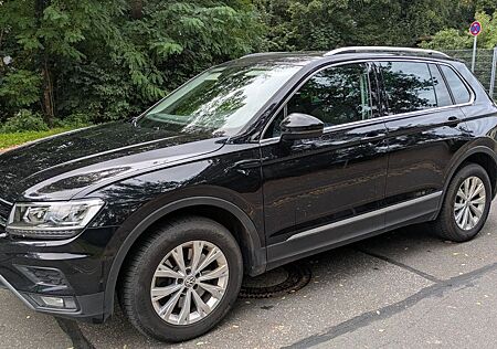 VW Tiguan Volkswagen 2.0TDI 4x4 Highline/Offroad Schiebedach..