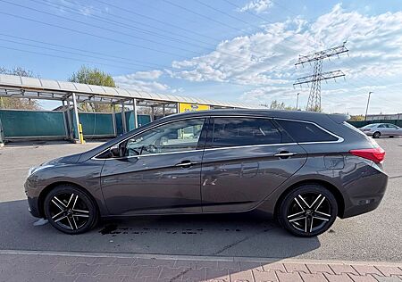 Hyundai i40 cw 1.6 GDI FIFA World Cup EDITION, TÜV neu,