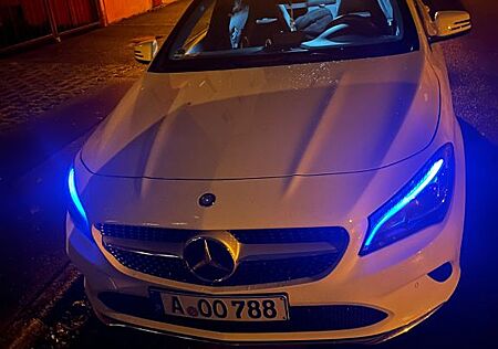 Mercedes-Benz CLA 180 CLA Facelift Ambientebeleuchtung Carplay