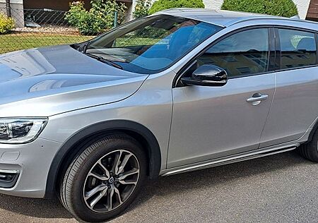 Volvo V60 CC V60 Cross Country D3 Geartronic Momentum Mom...