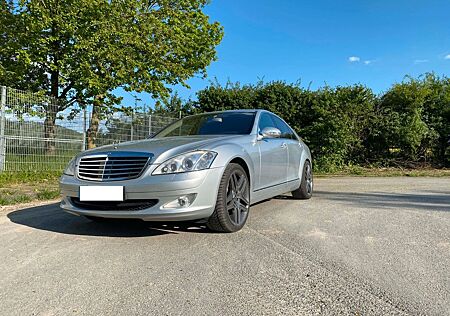 Mercedes-Benz S 350 W221 mit TÜV