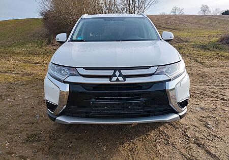 Mitsubishi Outlander 2.2 DI-D Plus ClearTec 4WD Auto Plus
