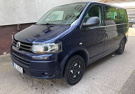 VW T5 Multivan Volkswagen 2,0 TDI DSG Navi SHZ AHK PDC