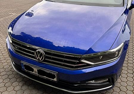 VW Passat Variant Volkswagen 2.0 TDI SCR DSG R Line Elegance