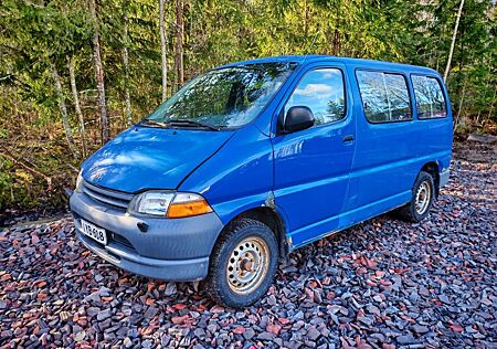Toyota Hiace 2.4 Long bus 9 seats, 2.4 diesel
