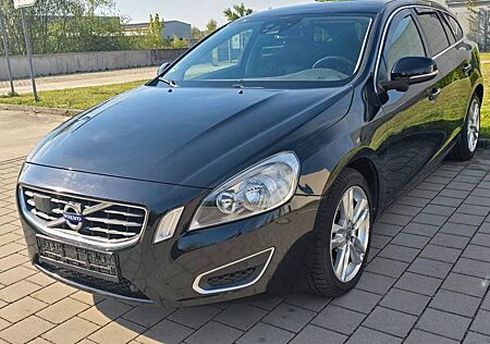 Volvo V60 Momentum 2.0d*Autom.*Leder*Navi*PDC*18Zoll*