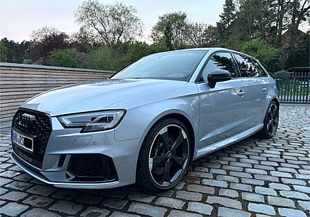 Audi RS3 Sportback 1. Hd./Matrix/Pano/Apple CarPlay