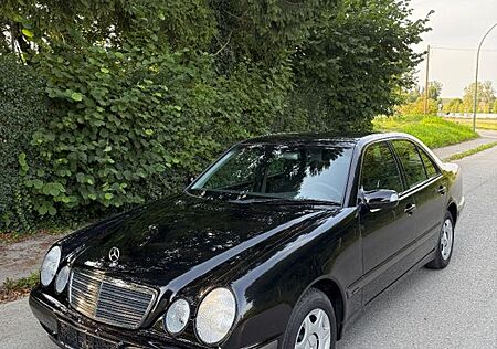 Mercedes-Benz E 200 CLASSIC-orig.KM-Klima-Sammlerzustand