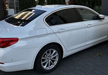 BMW 530e iPerformance - Top-Zustand, Vollausstattung