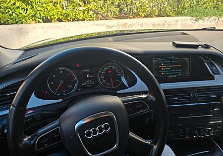 Audi A4 gebraucht kaufen Audi A4 2.0 TDI (DPF) quattro Attraction Attraction